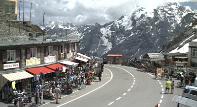 Webcam op top Passo Stelvio op 5 juni 2018 klik voor actueel beeld van de top van de Stelvio pas