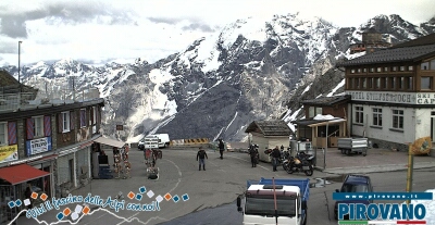 Webcam op top Passo Stelvio op 5 juni 2020 klik voor actueel beeld van de top van de Stelvio pas