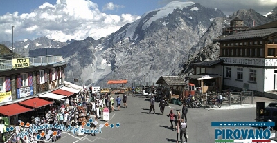 Webcam op top Passo Stelvio op 29 juli 2020 klik voor actueel beeld van de top van de Stelvio pas